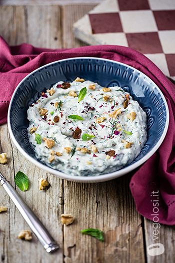 Insalata persiana di cetrioli e yogurt