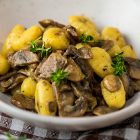 Gnocchi con funghi e timo