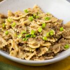 Pasta con lenticchie cremose, zenzero e cipollotto